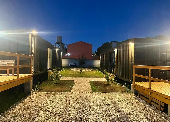 Apart Containers, Acantilados