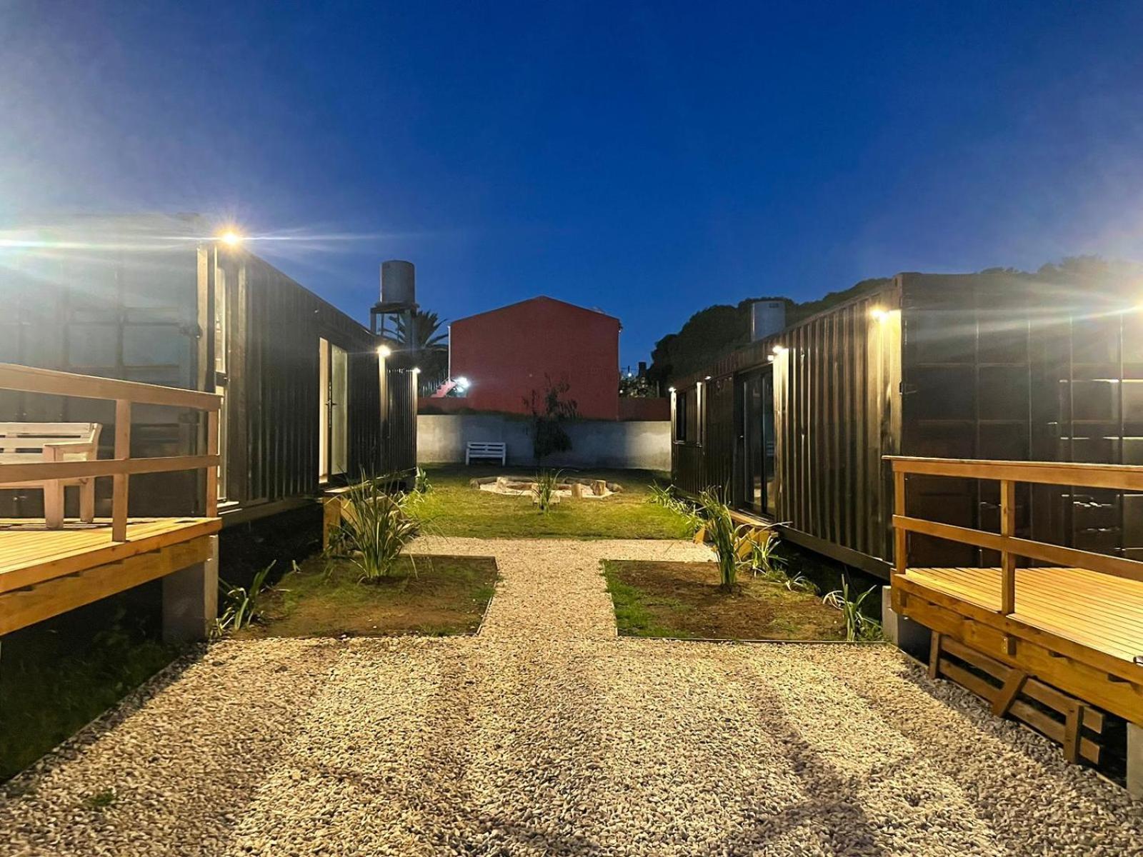 Containers, Acantilados Apartment *