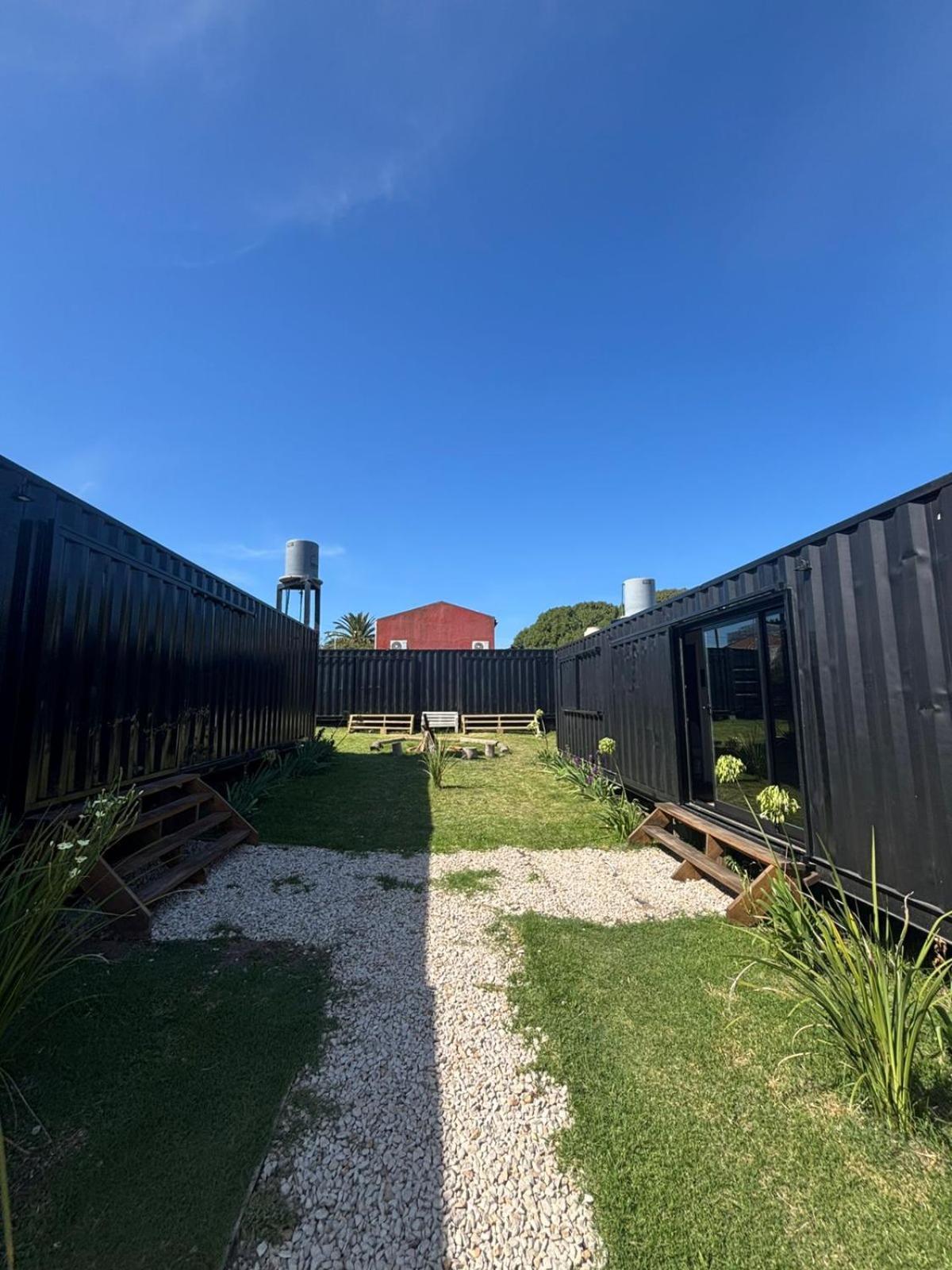 Containers, Acantilados * Mar del Plata
